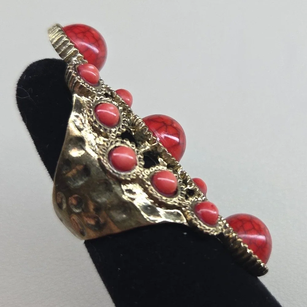 Boho Red Faux Coral Stone Statement Ring Gold Tone Textured Shield Size 7